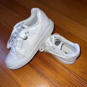 Nike air force Pixel fits a size 6 womens